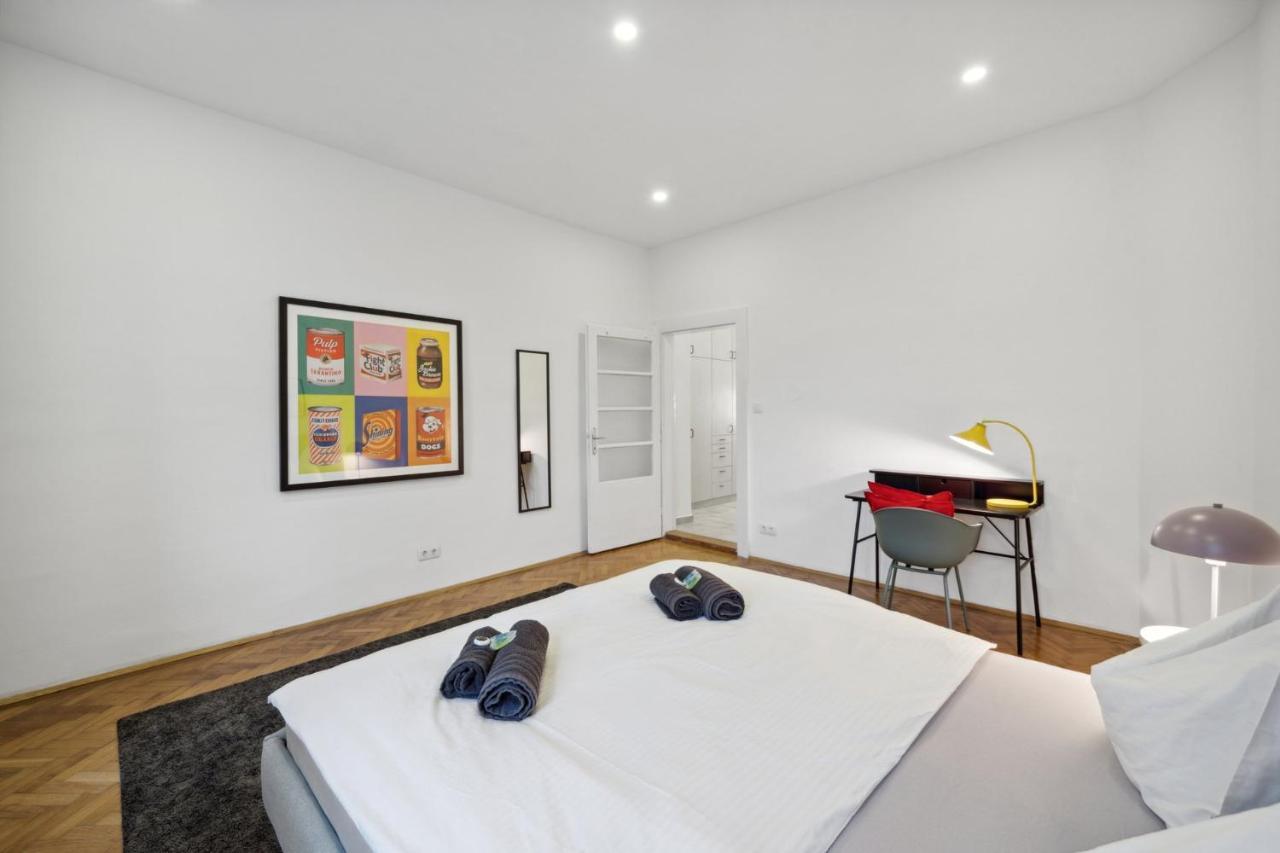Big Spacious Central Apartment In Wina Bagian luar foto