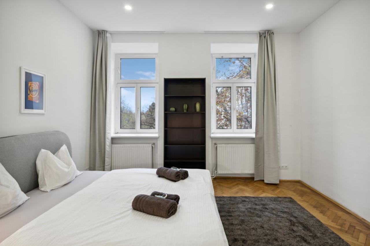 Big Spacious Central Apartment In Wina Bagian luar foto
