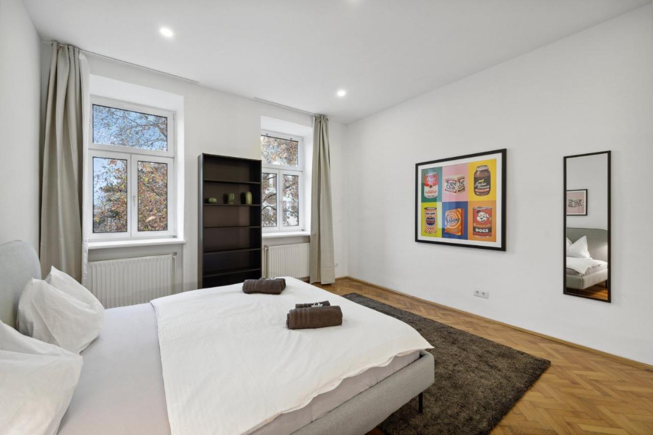 Big Spacious Central Apartment In Wina Bagian luar foto